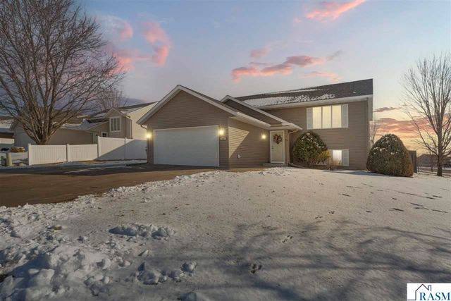 101 La Costa Court, Mankato, MN 56001