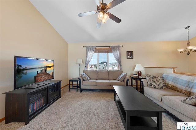 101 La Costa Court, Mankato, MN 56001