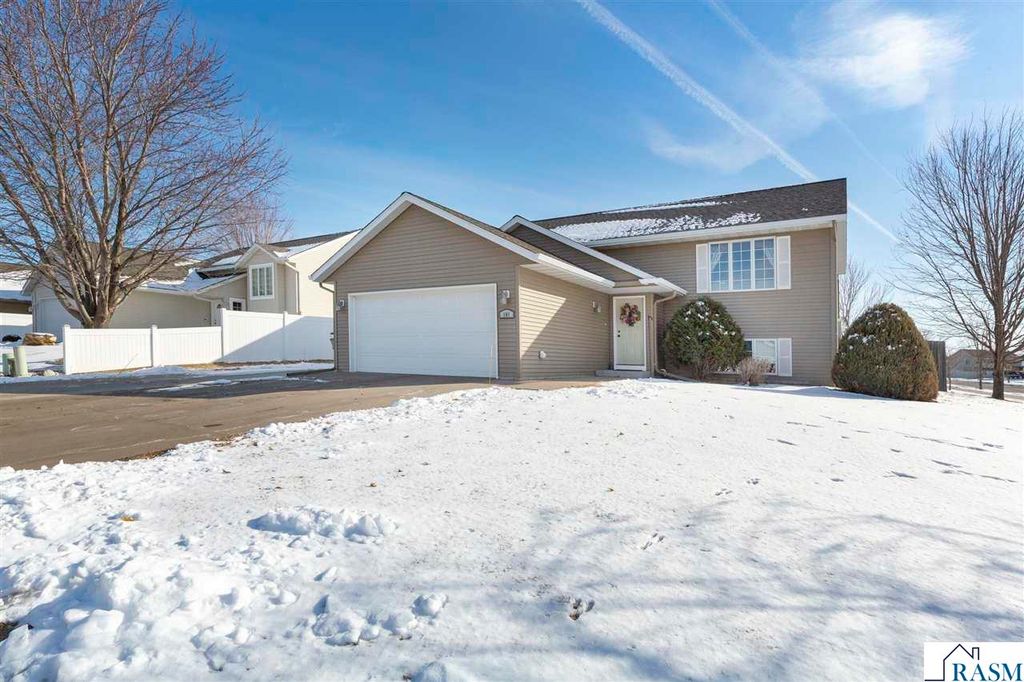 101 La Costa Court, Mankato, MN 56001