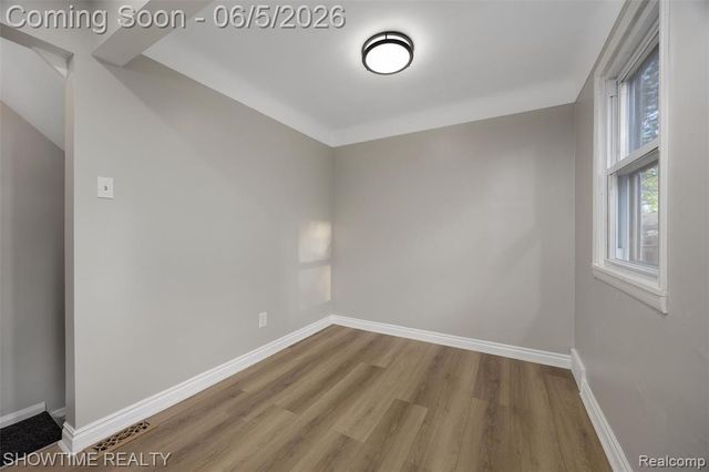 23101 Shakespeare Avenue, Eastpointe, MI 48021