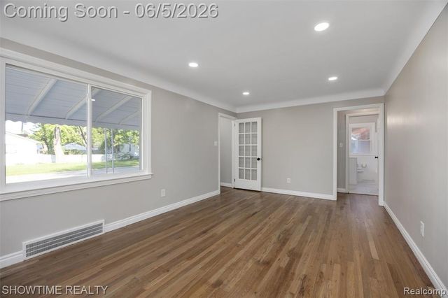 23101 Shakespeare Avenue, Eastpointe, MI 48021