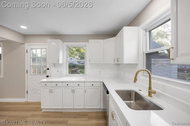 23101 Shakespeare Avenue, Eastpointe, MI 48021