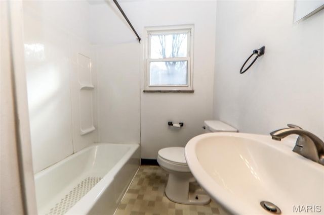 29 Hadfield Lane, Caseyville, IL 62232