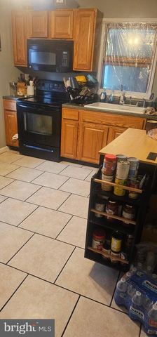 23 N BROAD MOUNTAIN AVE, Frackville, PA 17931