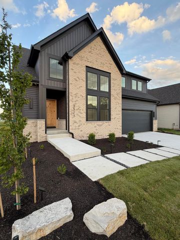 9523 Hook Street, Highland, IN 46322