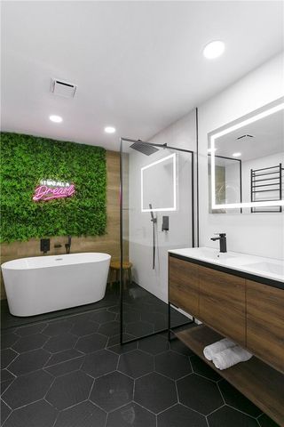 601 NE 33rd Street, Oakland Park, FL 33334