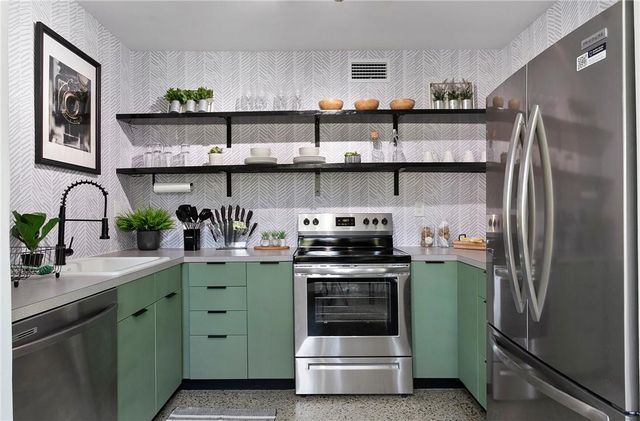 601 NE 33rd Street, Oakland Park, FL 33334