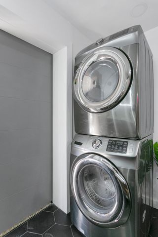 601 NE 33rd Street, Oakland Park, FL 33334