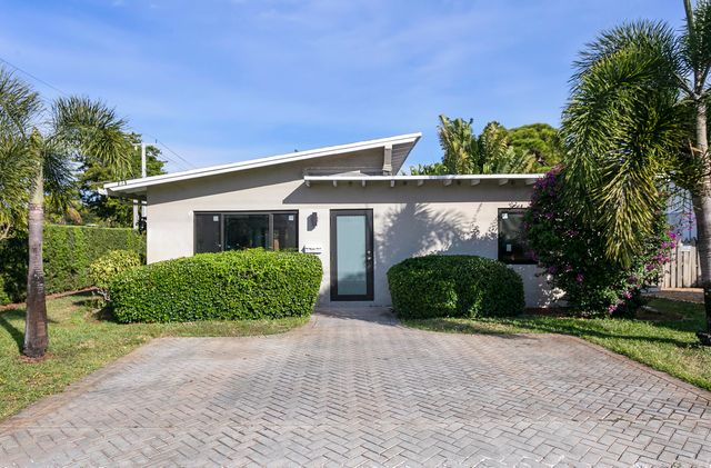 601 NE 33rd Street, Oakland Park, FL 33334