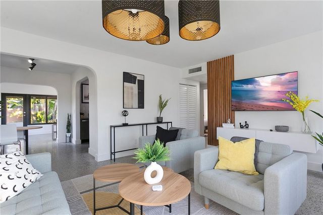 601 NE 33rd Street, Oakland Park, FL 33334