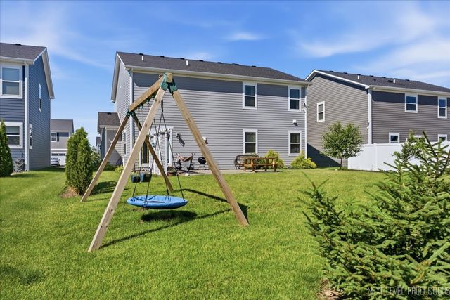 3764 St James Court, Elgin, IL 60124