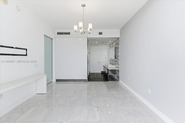 1100 Biscayne Blvd 2702, Miami, FL 33132