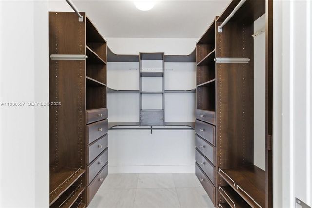 1100 Biscayne Blvd 2702, Miami, FL 33132