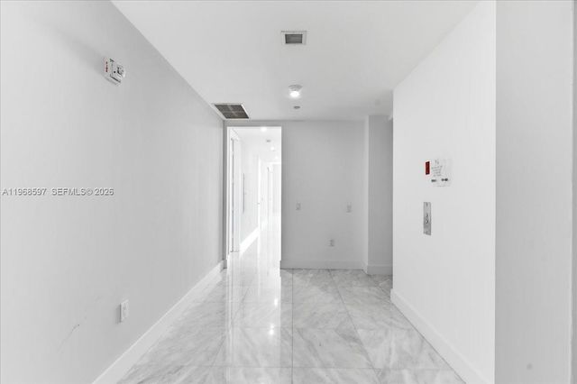 1100 Biscayne Blvd 2702, Miami, FL 33132