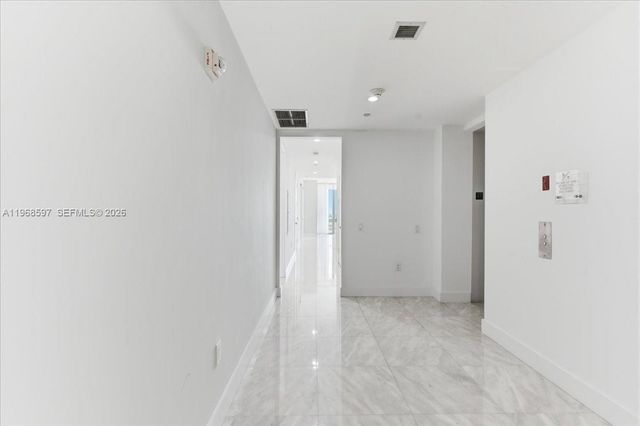 1100 Biscayne Blvd 2702, Miami, FL 33132