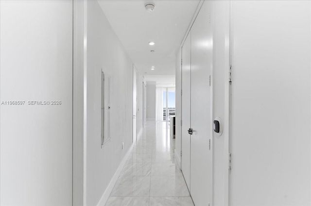 1100 Biscayne Blvd 2702, Miami, FL 33132