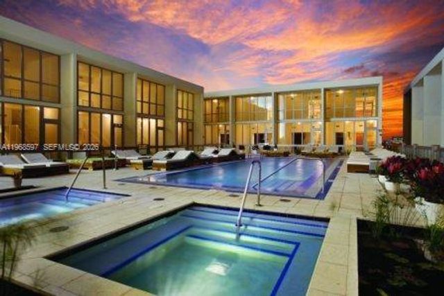 1100 Biscayne Blvd 2702, Miami, FL 33132