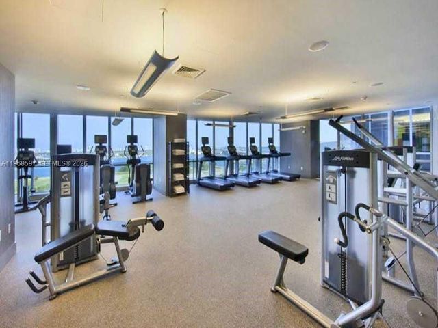 1100 Biscayne Blvd 2702, Miami, FL 33132