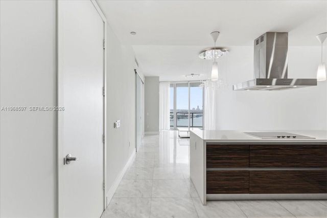 1100 Biscayne Blvd 2702, Miami, FL 33132