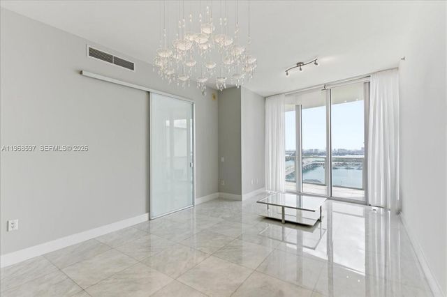 1100 Biscayne Blvd 2702, Miami, FL 33132