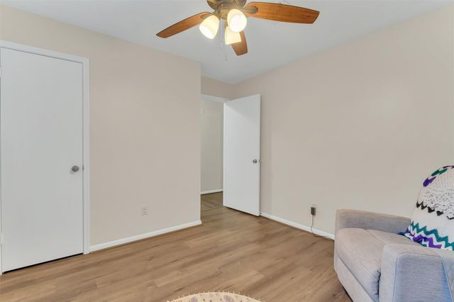 9107 Mauna Loa Lane, Houston, TX 77040