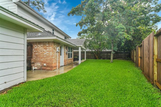 9107 Mauna Loa Lane, Houston, TX 77040