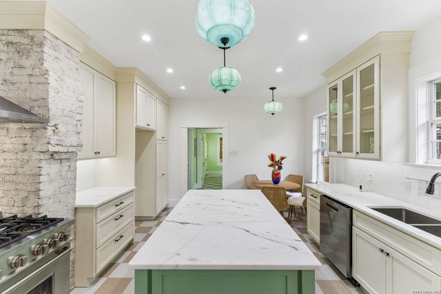 318 Devine, San Antonio, TX 78210