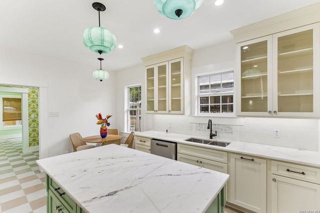 318 Devine, San Antonio, TX 78210
