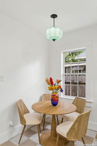 318 Devine, San Antonio, TX 78210