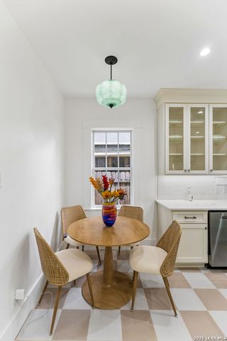 318 Devine, San Antonio, TX 78210