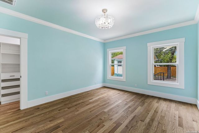 318 Devine, San Antonio, TX 78210