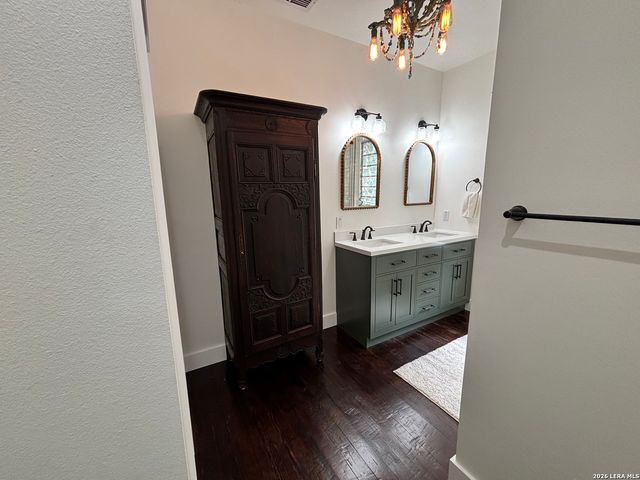 318 Devine, San Antonio, TX 78210