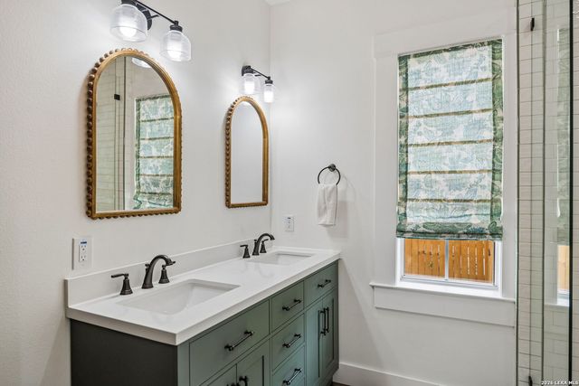 318 Devine, San Antonio, TX 78210