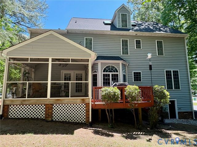 8997 Kings Charter Dr, Hanover, VA 23116