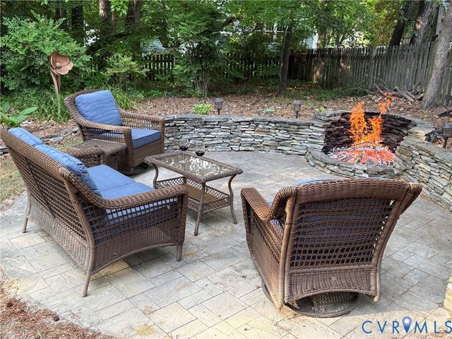 8997 Kings Charter Dr, Hanover, VA 23116