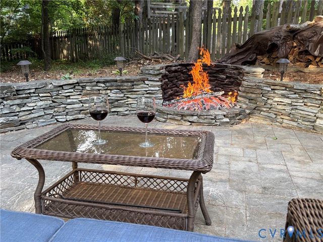 8997 Kings Charter Dr, Hanover, VA 23116