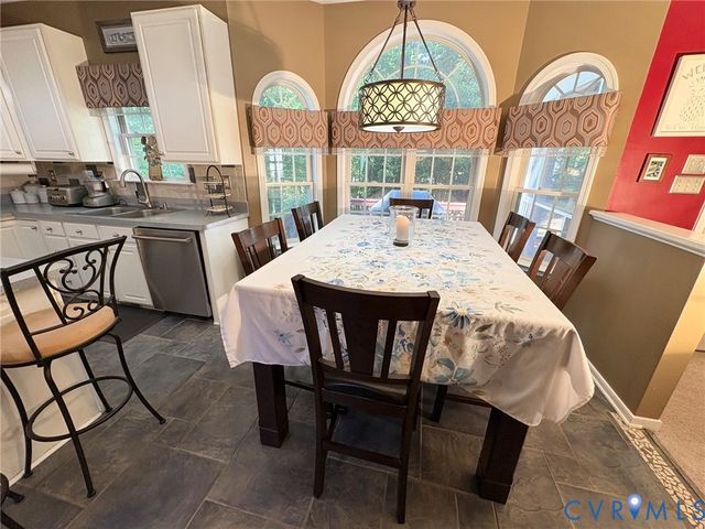 8997 Kings Charter Dr, Hanover, VA 23116