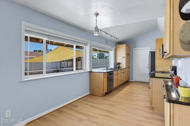 2427 E DEL RIO Drive, Tempe, AZ 85282