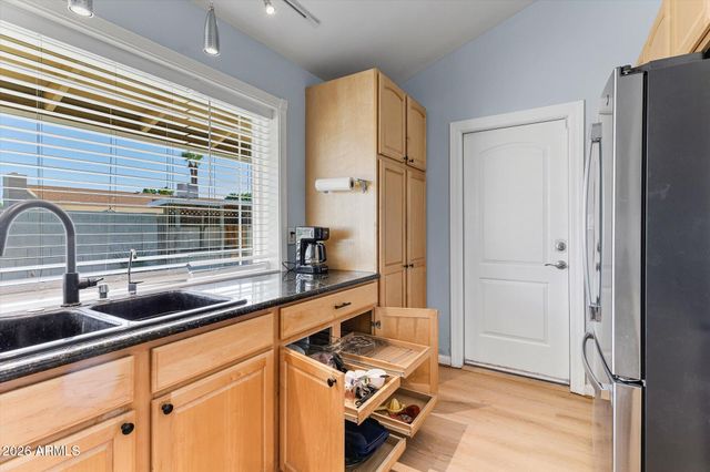 2427 E DEL RIO Drive, Tempe, AZ 85282