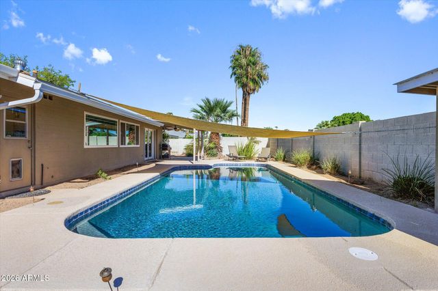 2427 E DEL RIO Drive, Tempe, AZ 85282