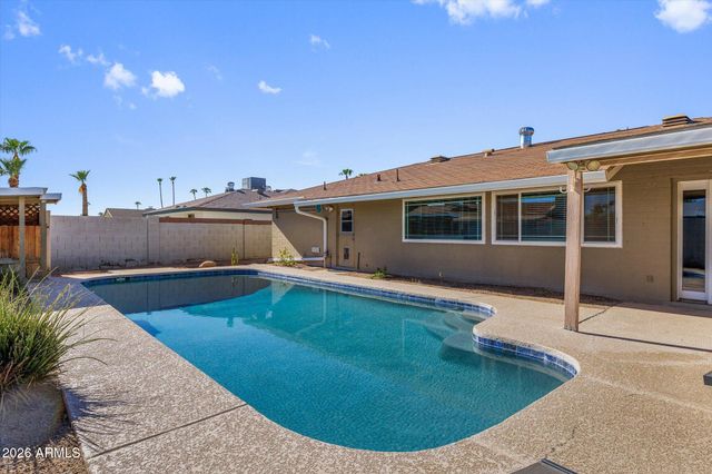 2427 E DEL RIO Drive, Tempe, AZ 85282