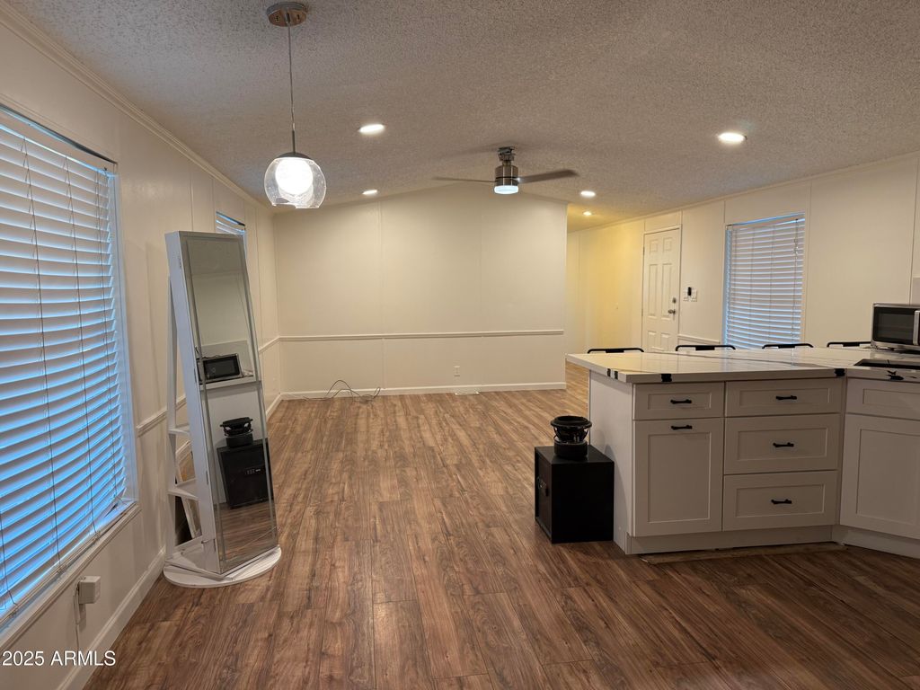 Image 4 of property listing at 15601 N 19TH Avenue 139, Phoenix, AZ 85023