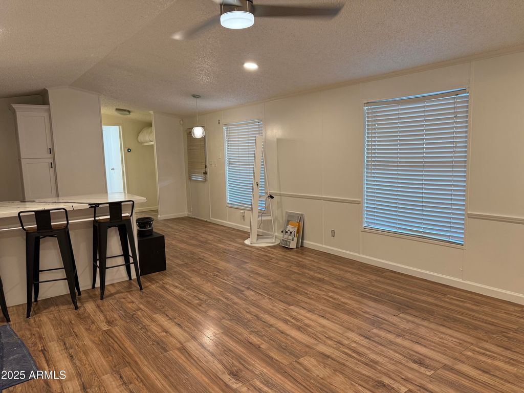 Image 5 of property listing at 15601 N 19TH Avenue 139, Phoenix, AZ 85023