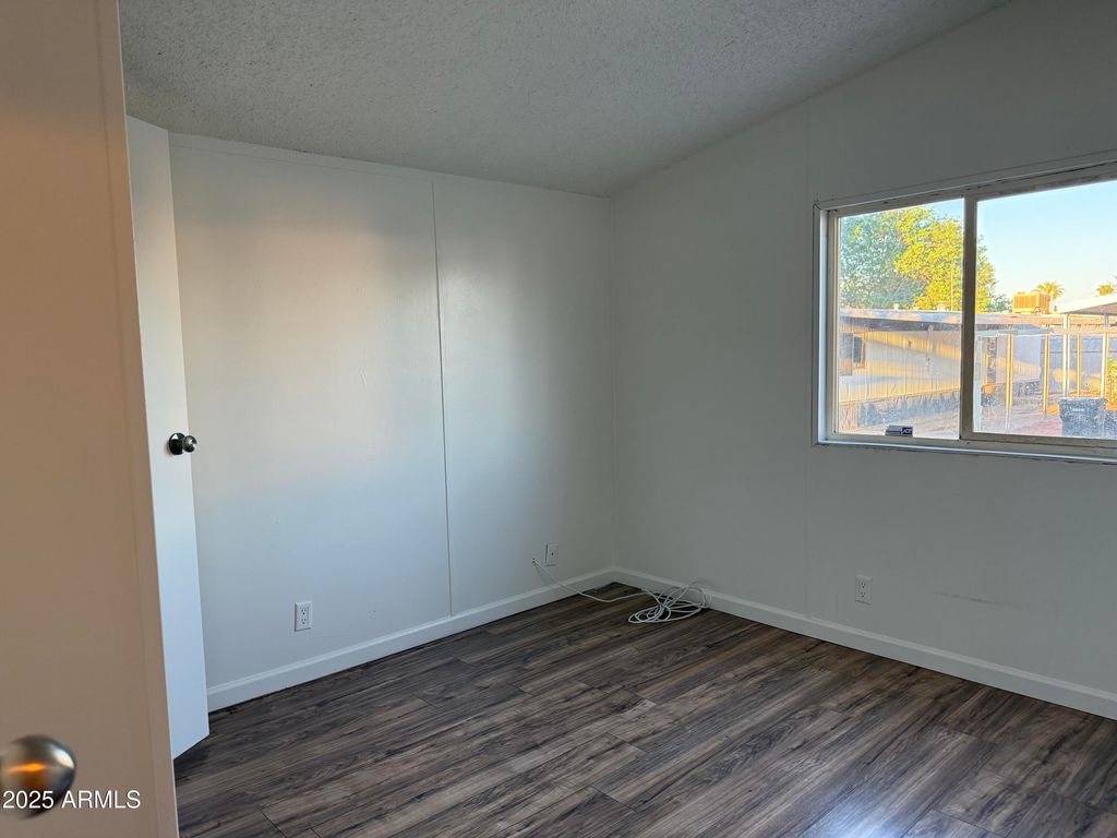 Image 7 of property listing at 15601 N 19TH Avenue 139, Phoenix, AZ 85023