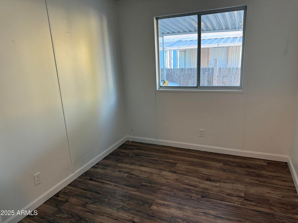 Image 9 of property listing at 15601 N 19TH Avenue 139, Phoenix, AZ 85023