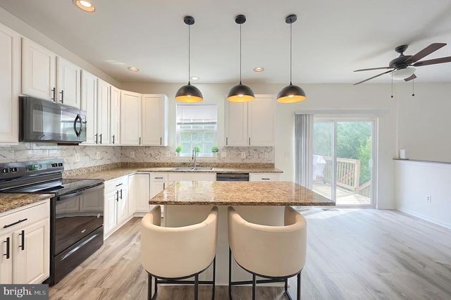 95 SIENNA DR, York, PA 17406