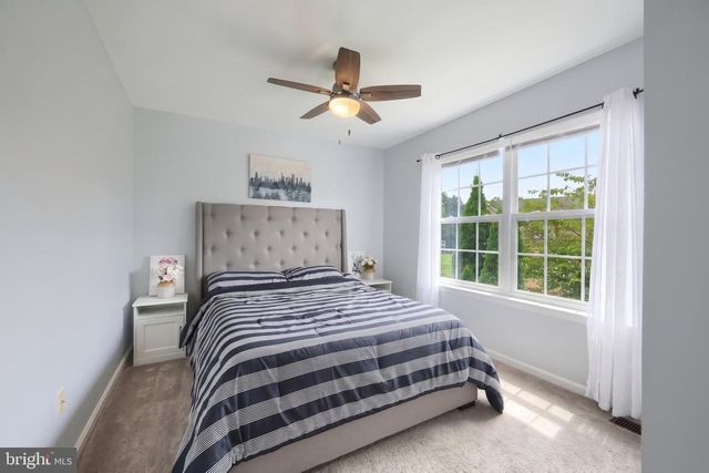 95 SIENNA DR, York, PA 17406