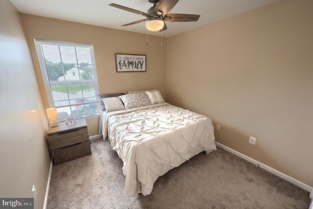 95 SIENNA DR, York, PA 17406