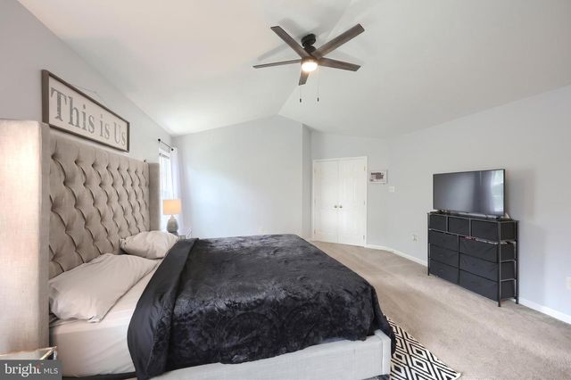 95 SIENNA DR, York, PA 17406