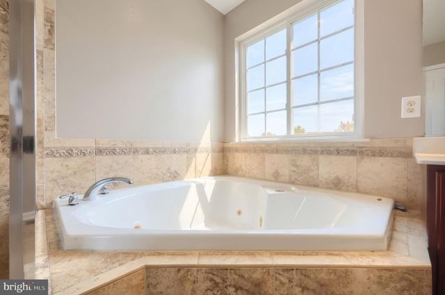 95 SIENNA DR, York, PA 17406